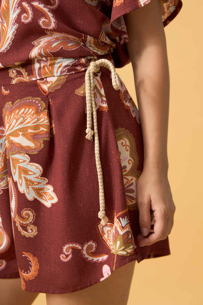 SHORT COM FAIXA E CADARCO FLOR DE VENTO