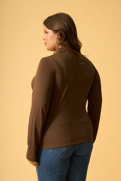 BLUSA COM GOLA SUEDE LIGTH TERRA ESCURA