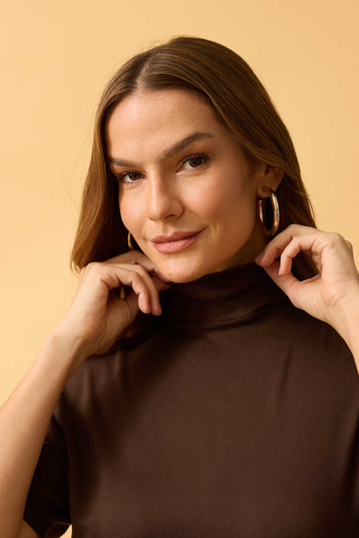 BLUSA COM GOLA SUEDE LIGHT MARROM CHOCOLATE