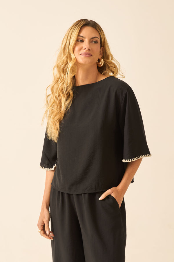 BLUSA MANGA EVASÊ E PONTO CROCHÊ PRETO