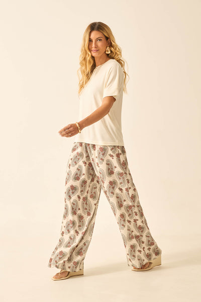 CALÇA RETA COM CORDINHA E PONTEIRA PAISLEY FLORAL OFF