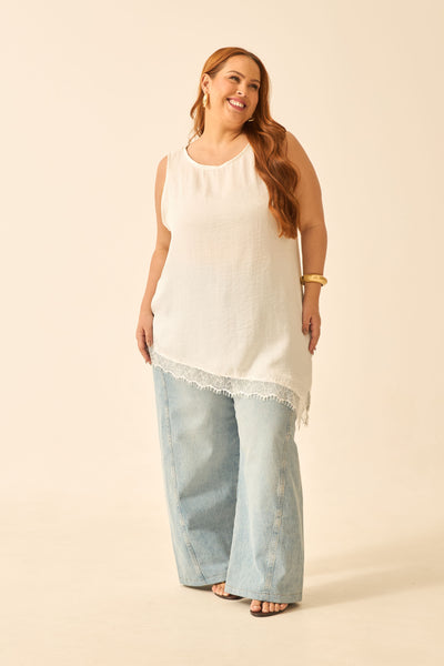 REGATA ASSIMÉTRICA COM RENDA CRINCLE OFF-WHITE