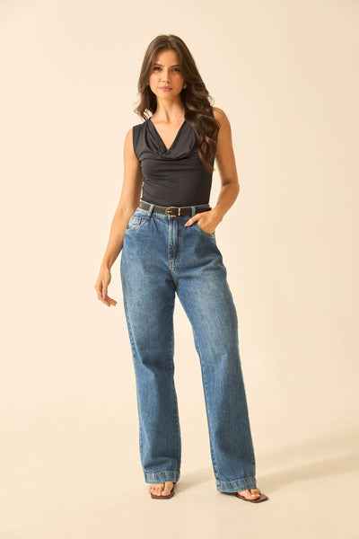 BLUSA COM DECOTE DEGAGÊ EM POLIAMIDA PRETO