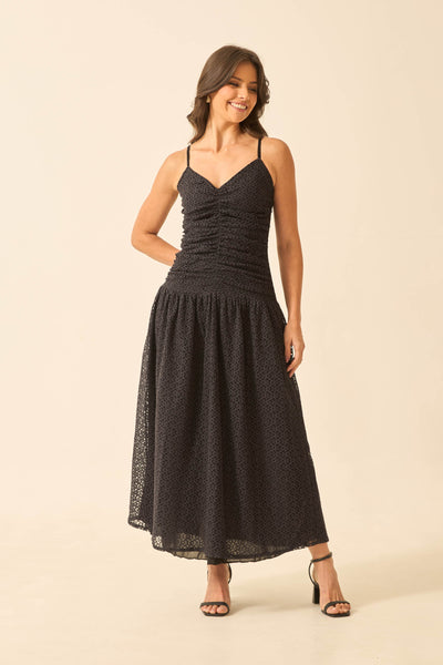 VESTIDO DE RENDA COM FORRO E ZÍPER PRETO