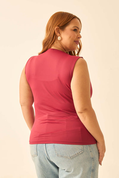 BLUSA COM DECOTE DEGAGÊ EM POLIAMIDA VINHO