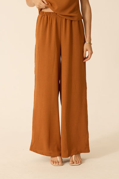 CALÇA RETA COM BOLSO DUNA CAFÉ CARAMEL
