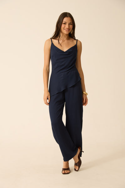 BLUSA ASSIMÉTRICA COM DECOTE DEGAGÊ TWIL MARINHO