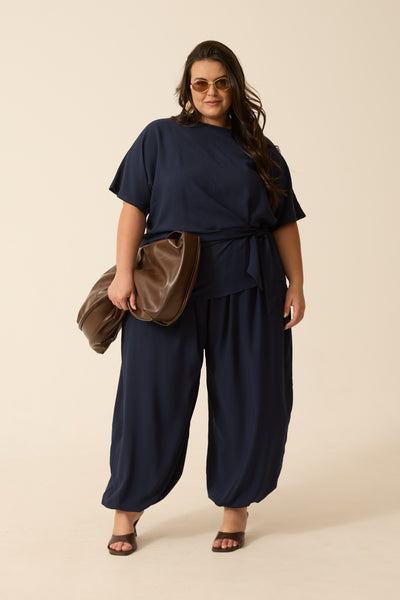 BLUSA COM AMARRAÇÃO NA LATERAL MARINHO