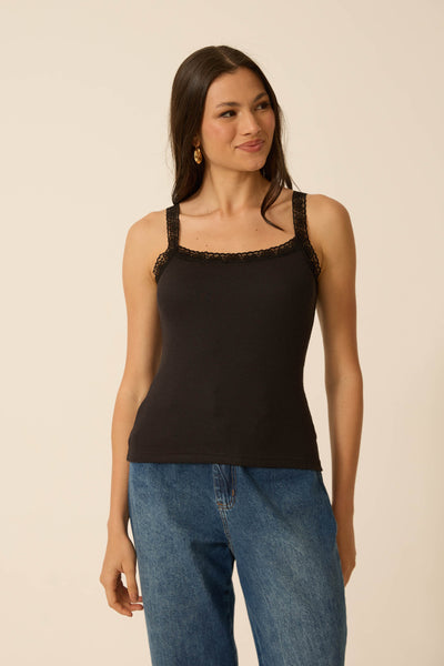 CAMISETA COM RENDA RIBANA CANELADA PRETO