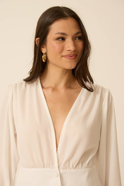 BLUSA COM BOTÃO FORRADO CREPE SERAFINA OFF