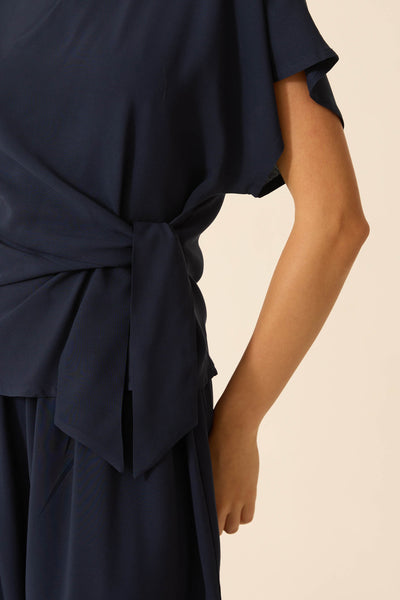 BLUSA AMARRAÇÃO NA LATERAL MARINHO