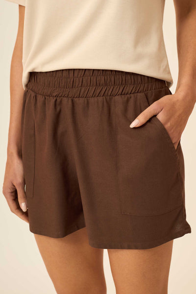 SHORT COM BOLSO VISCOLINHO TRANCOSO CAFÉ INTENSO