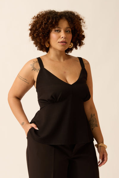 BLUSA DECOTE V RAYON SLUB PRETO