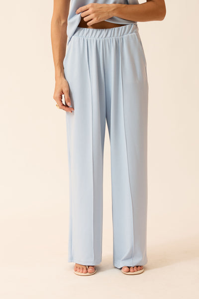 CALÇA RETA COM BOLSO MODAL GENEBRA AZUL CÉU
