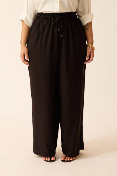 CALÇA RETA COM CORDINHA PRETO