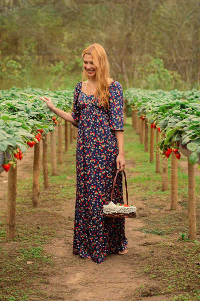 VESTIDO LONGO COM BABADO MINI CAMPO DE MORANGOS MARINHO