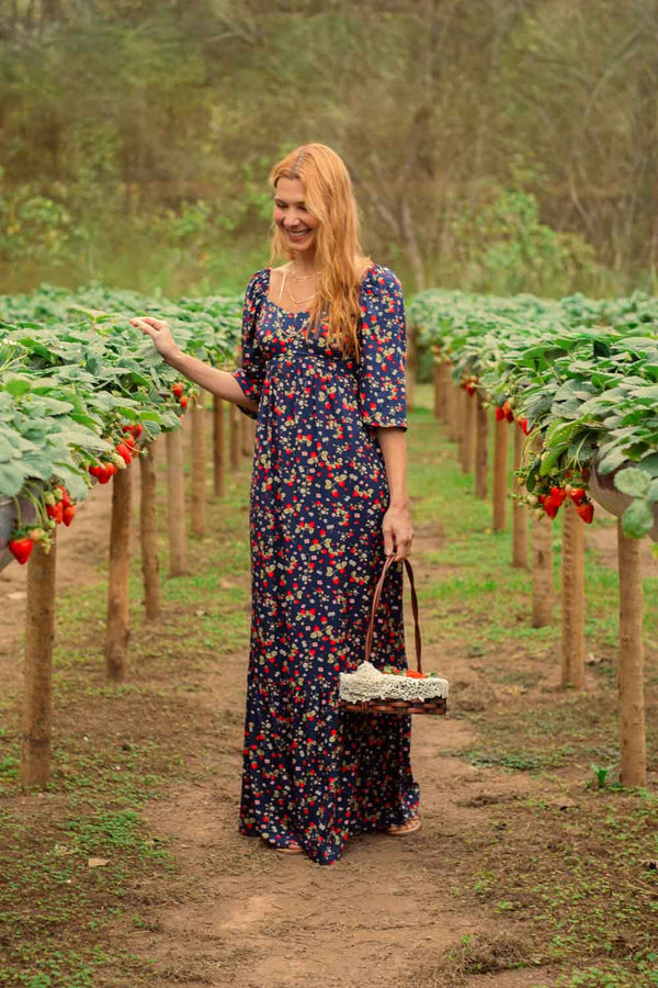 VESTIDO LONGO COM BABADO MINI CAMPO DE MORANGOS MARINHO